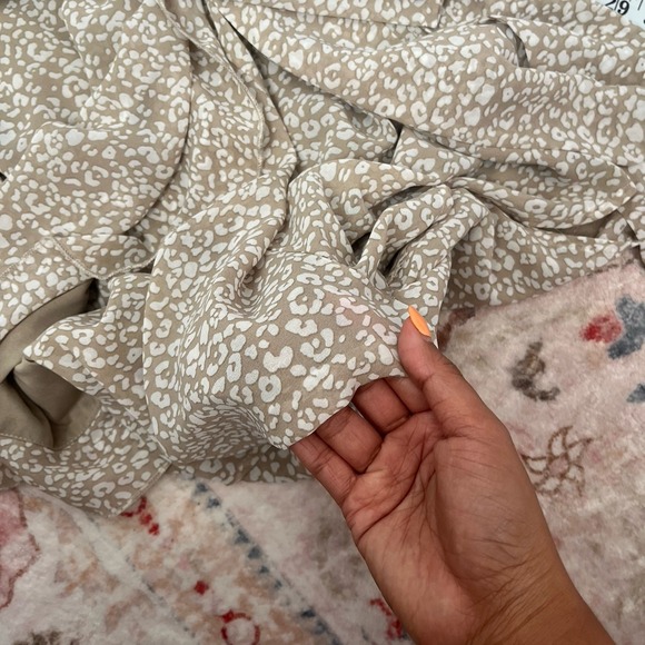 Pretty Little Thing Juniors Size 10 Long Sleep Ruffle Wrap Shorts Romper‎ Beige - Picture 13 of 14